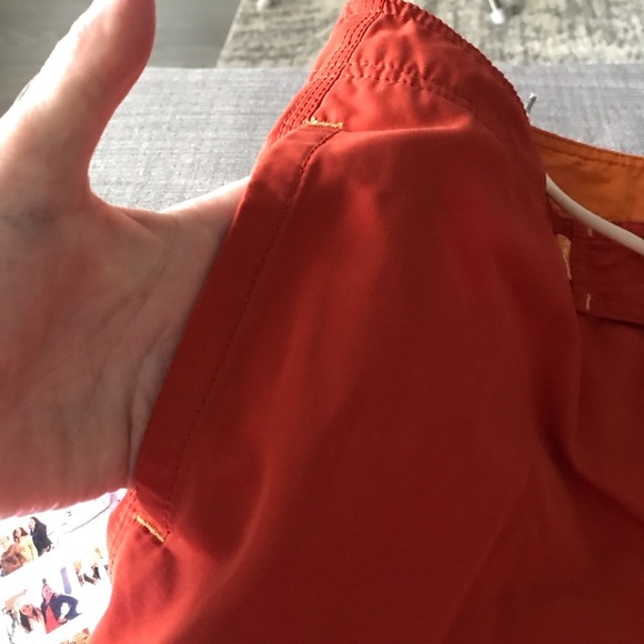 Tommy Bahama board shorts size 36 front pockets and 1 side Velcro pocket - Picture 8 of 9